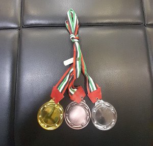 31010585-101 MEDAILLE OR VIDE  80 MM