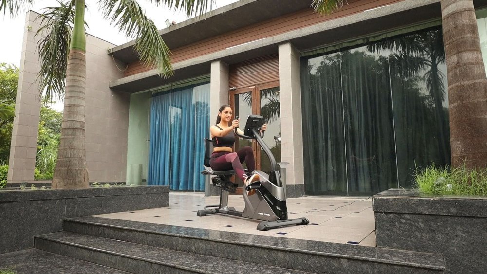 Vélo couché CEB-R8M avec tension automatique à 16 niveaux