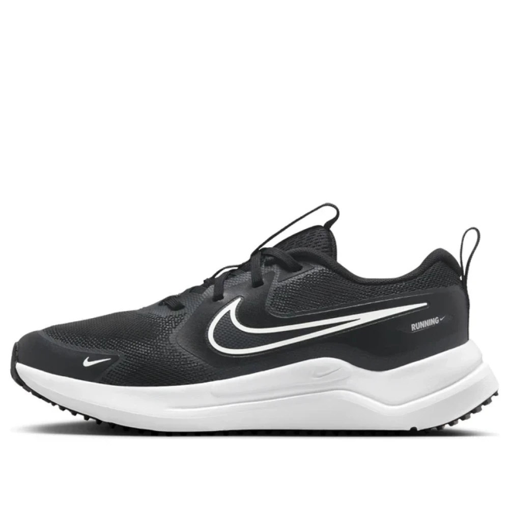 Nike Cosmic Runner