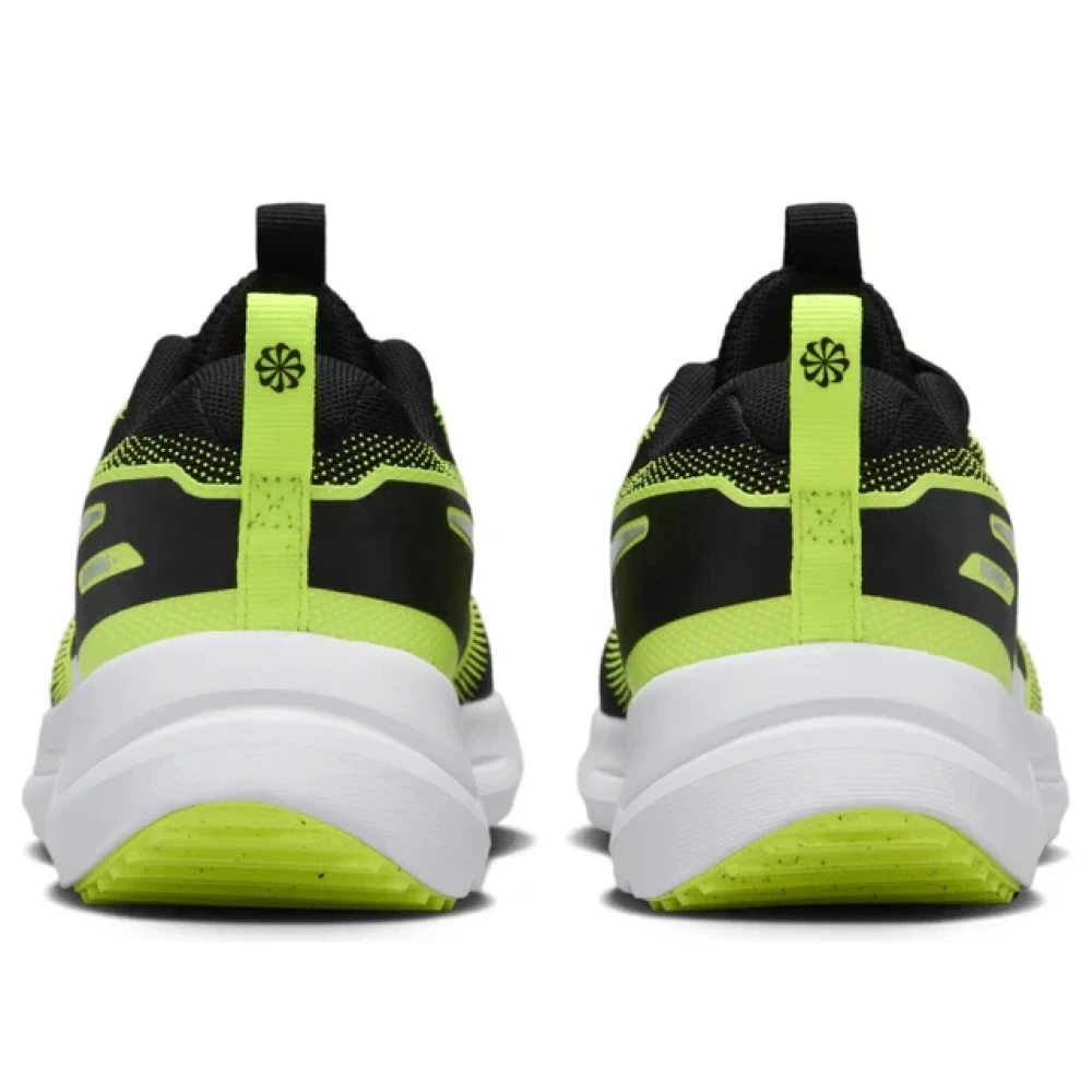 Nike Cosmic Runner