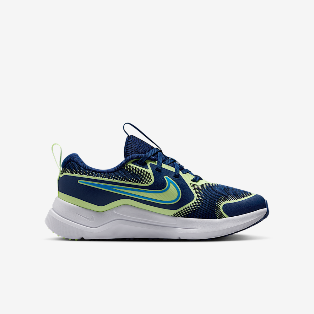 Nike Cosmic Runner