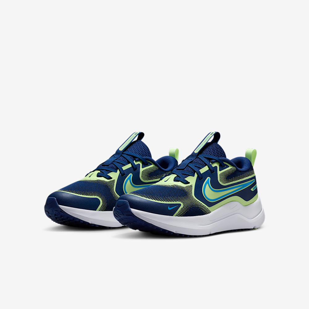 Nike Cosmic Runner