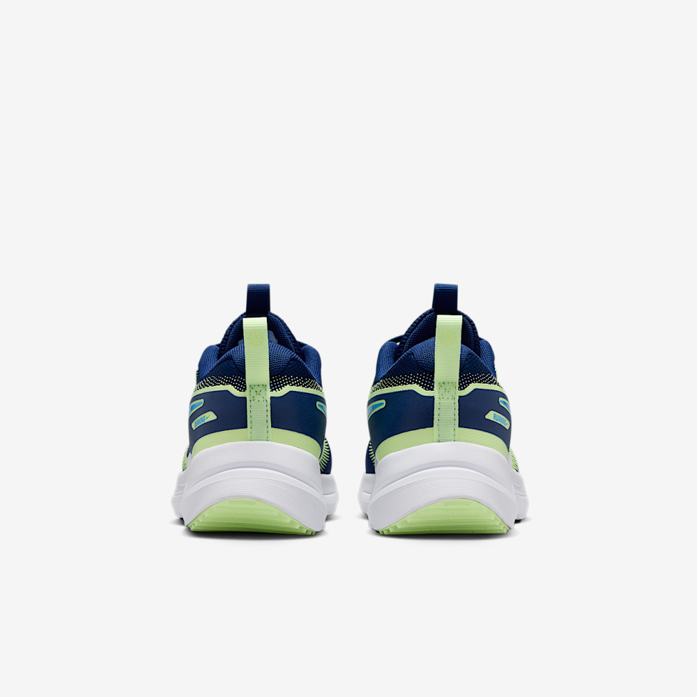 Nike Cosmic Runner