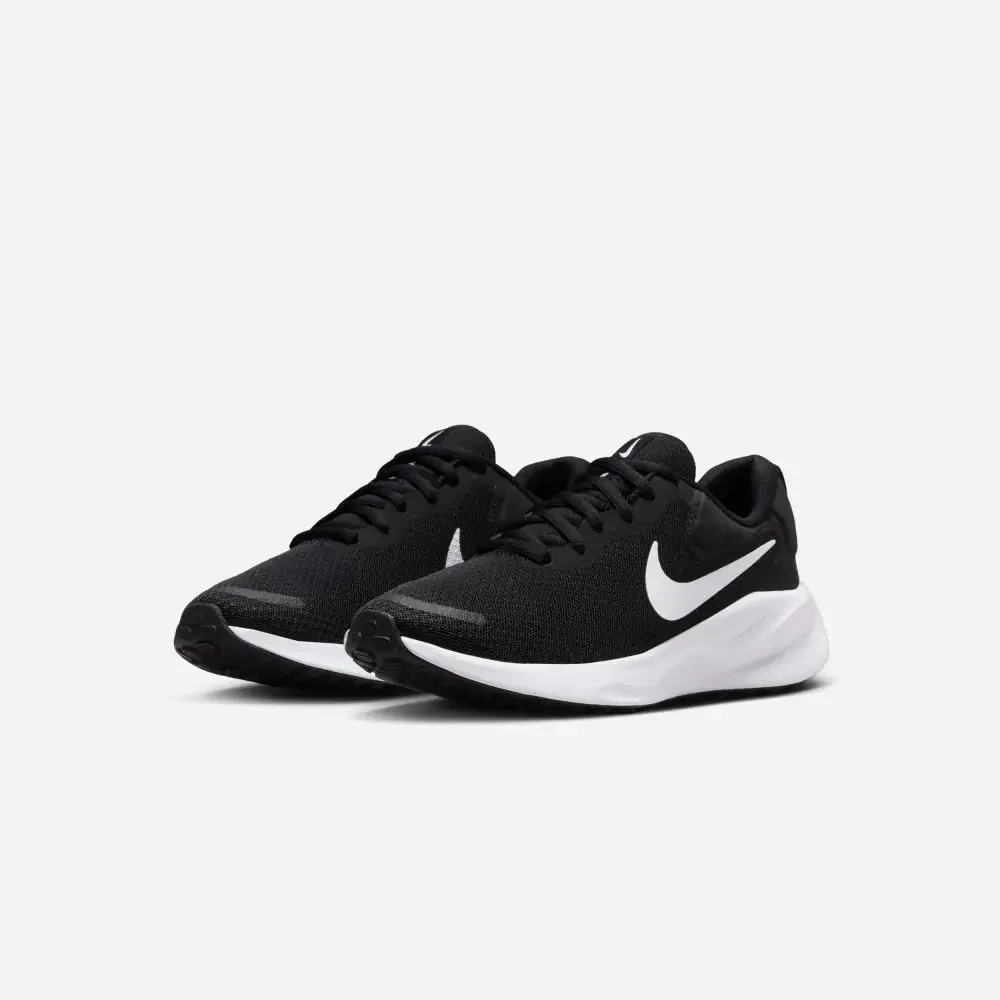 Nike Revolution 7