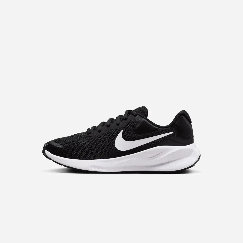 Nike Revolution 7